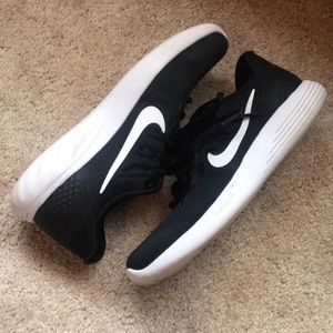 Nike Tennis Shoes